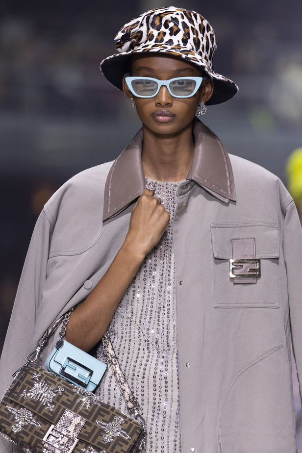 دار "فندي" تحتفل بحقيبة باغيت بجموعة كبسولية ساحرة في نيويورك