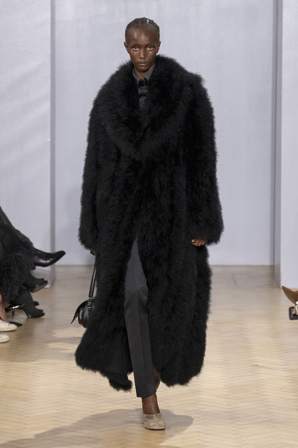 من مجموعة 16Arlington لموسم ربيع وصيف 2023