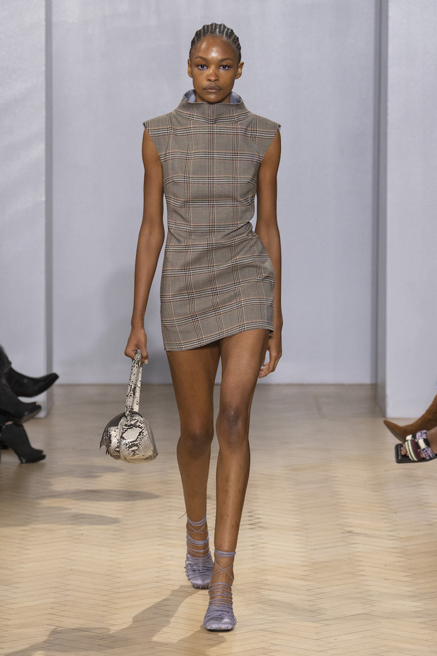 من مجموعة 16Arlington لموسم ربيع وصيف 2023