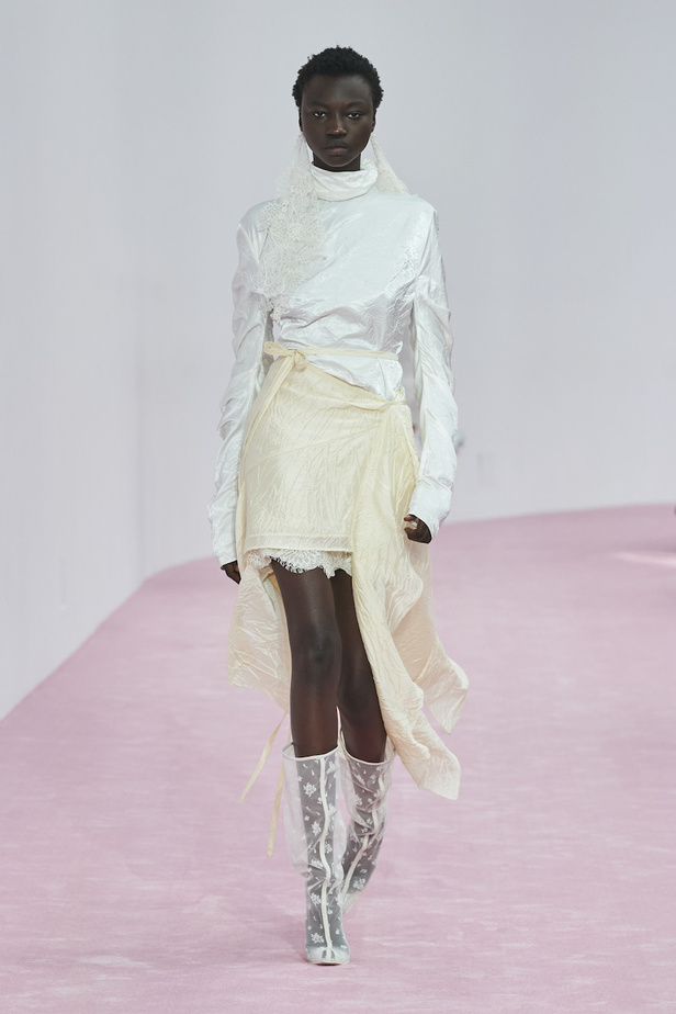 من مجموعة Acne Studios لموسم ربيع وصيف 2023