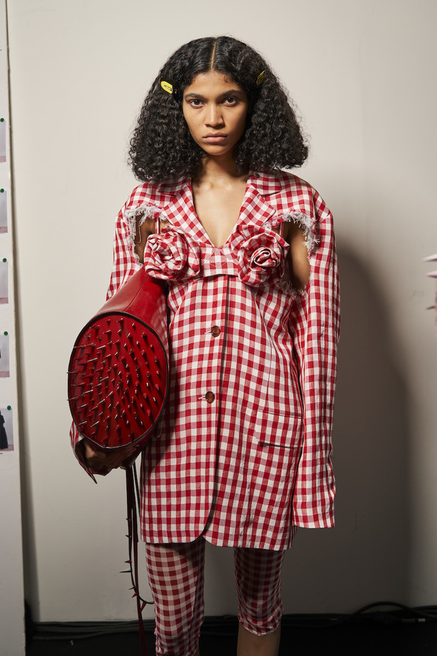 مجموعة Acne Studios لموسم ربيع وصيف 2023