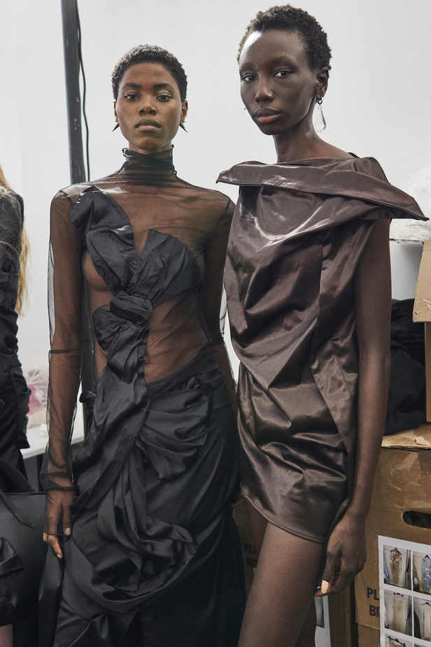 مجموعة Acne Studios لموسم ربيع وصيف 2023