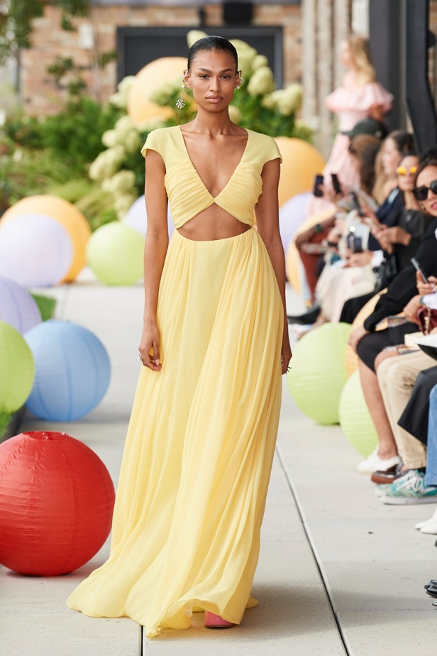 مجموعة دار ADEAM لربيع وصيف 2023 مهرجان صيفيّ يحتفل بالألوان والقصات