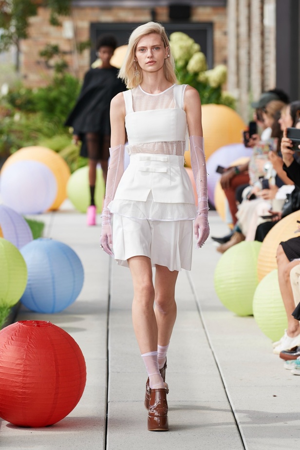 مجموعة دار ADEAM لربيع وصيف 2023 مهرجان صيفيّ يحتفل بالألوان والقصات