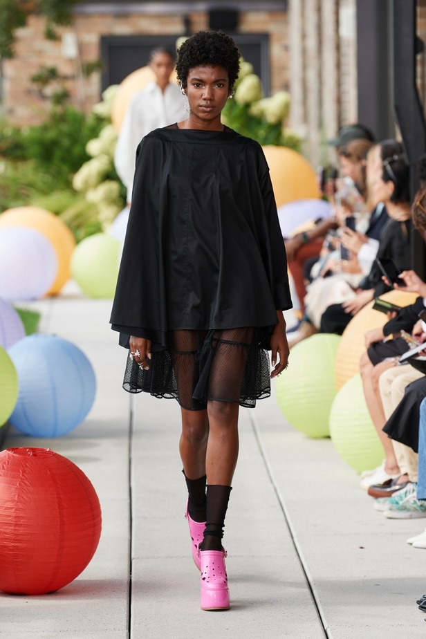 مجموعة دار ADEAM لربيع وصيف 2023 مهرجان صيفيّ يحتفل بالألوان والقصات