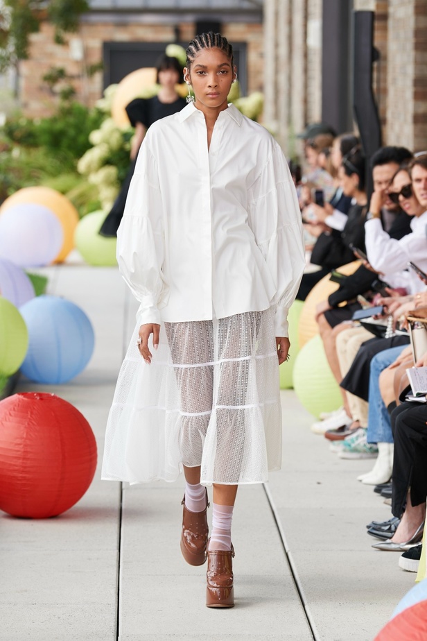 مجموعة دار ADEAM لربيع وصيف 2023 مهرجان صيفيّ يحتفل بالألوان والقصات