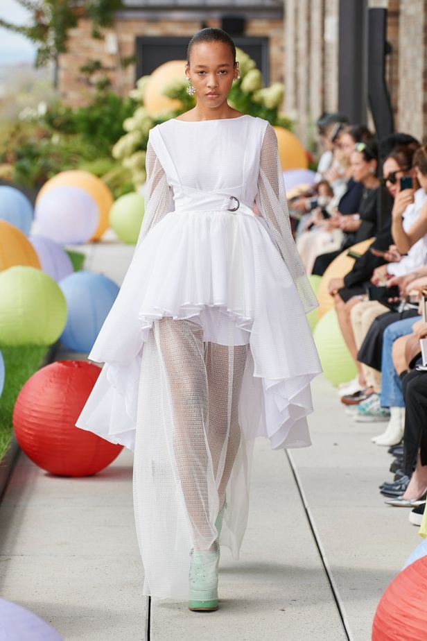 مجموعة دار ADEAM لربيع وصيف 2023 مهرجان صيفيّ يحتفل بالألوان والقصات