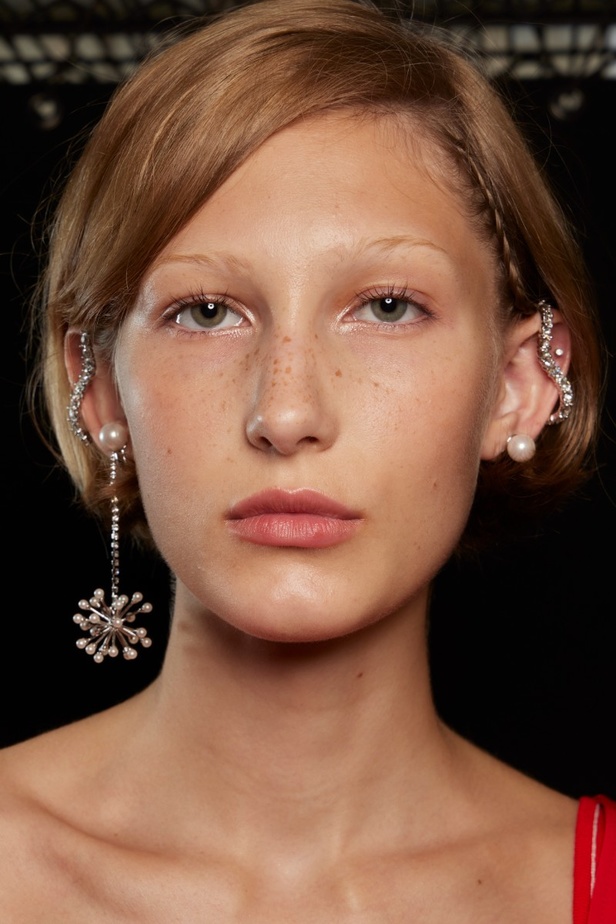 مجموعة دار ADEAM لربيع وصيف 2023 مهرجان صيفيّ يحتفل بالألوان والقصات