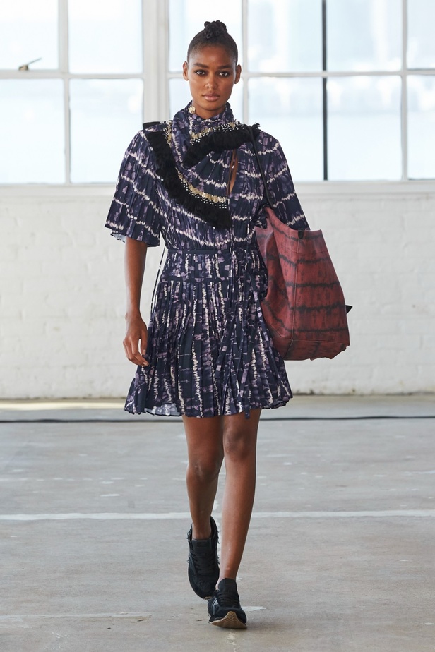 مجموعة Altuzarra لربيع وصيف 2023 