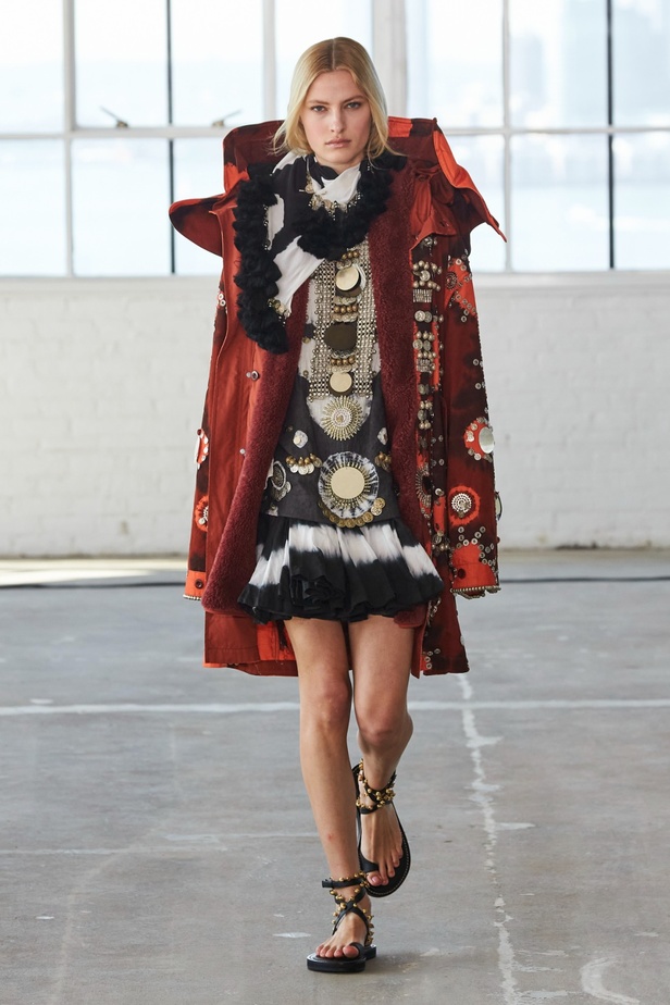 مجموعة Altuzarra لربيع وصيف 2023 