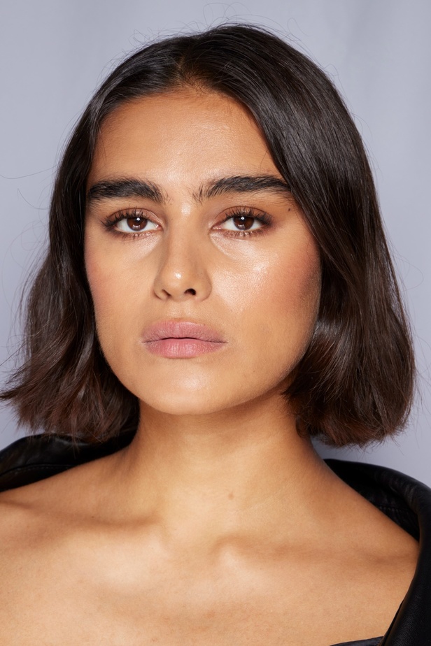 مجموعة Altuzarra لربيع وصيف 2023 تأخذنا في رحلة من التصاميم الرياضية إلى البوهيميا الفاخرة