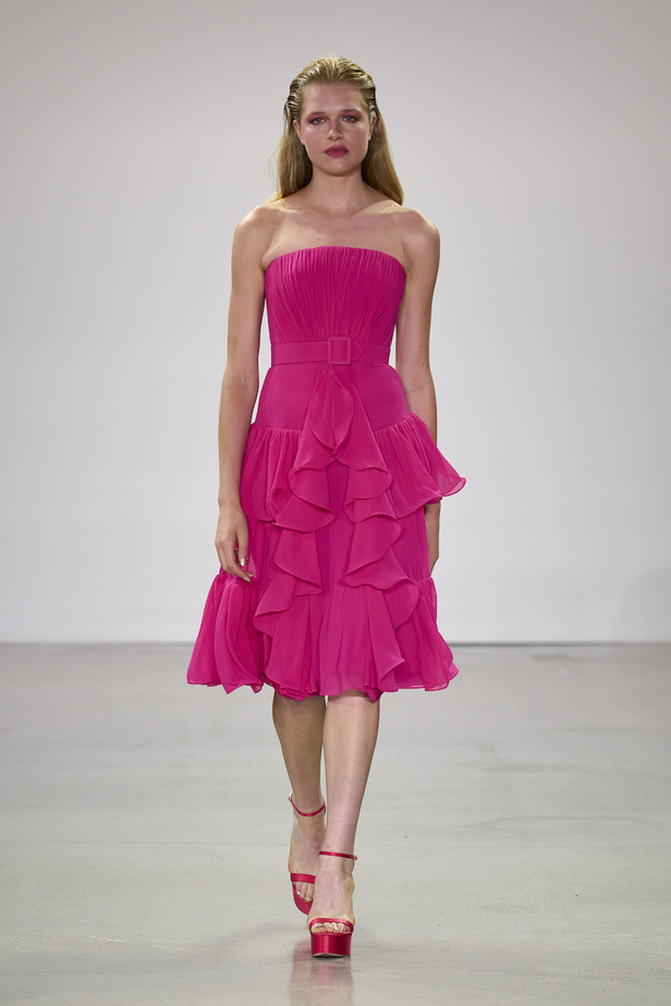 من مجموعة بادلي ميشكا لموسم ربيع وصيف 2023