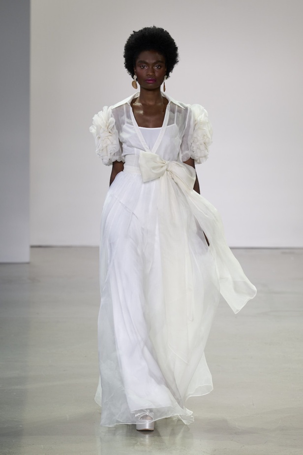 من مجموعة بادلي ميشكا لموسم ربيع وصيف 2023