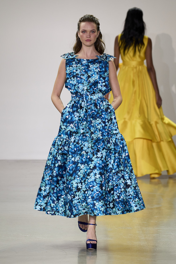 من مجموعة بادلي ميشكا لموسم ربيع وصيف 2023