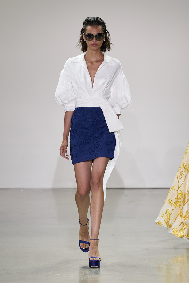 من مجموعة بادلي ميشكا لموسم ربيع وصيف 2023