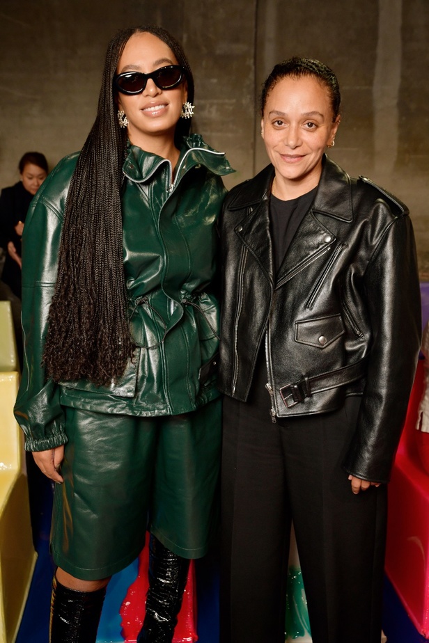 مجموعة Bottega Veneta لربيع وصيف 2023: تصاميم تجمع بين الأناقة والعملية