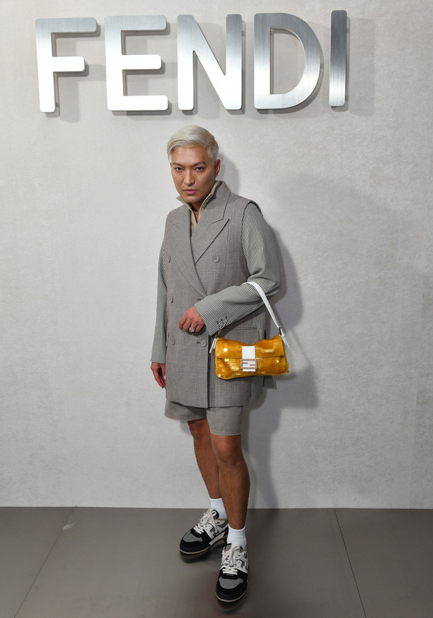 دار "فندي" تحتفل بحقيبة باغيت بجموعة كبسولية ساحرة في نيويورك