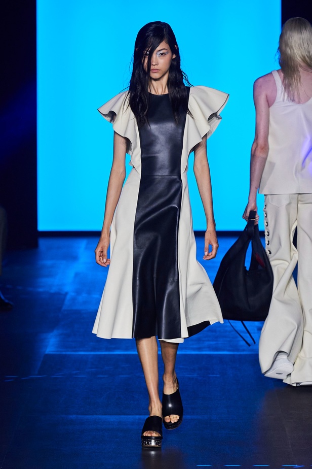 فكرة الاندماج تلهم Gabriela Hearst لمجموعة Chloe ربيع وصيف 2023