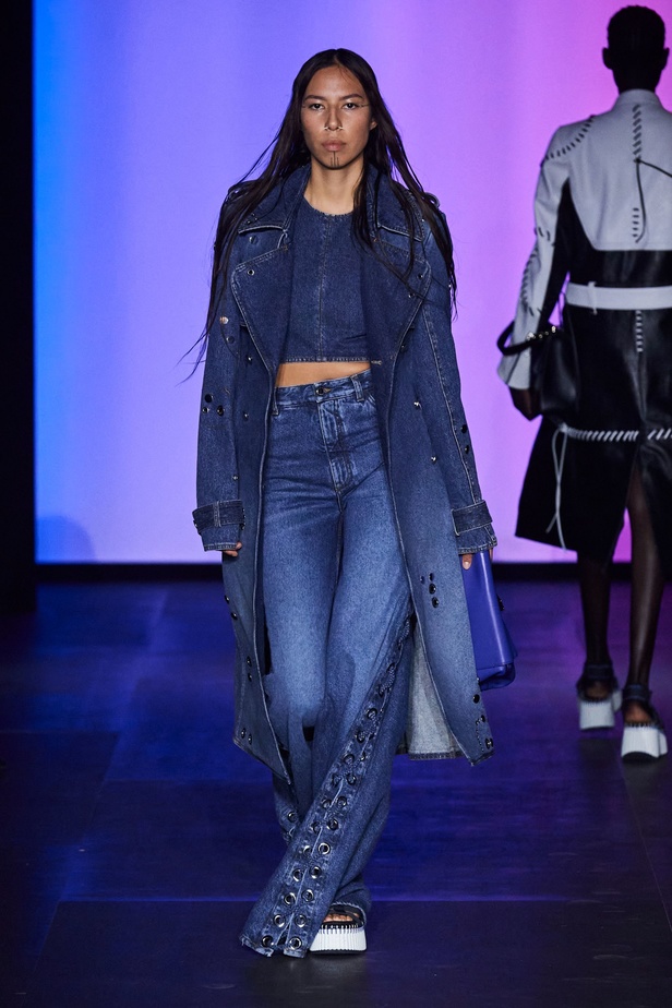 فكرة الاندماج تلهم Gabriela Hearst لمجموعة Chloe ربيع وصيف 2023