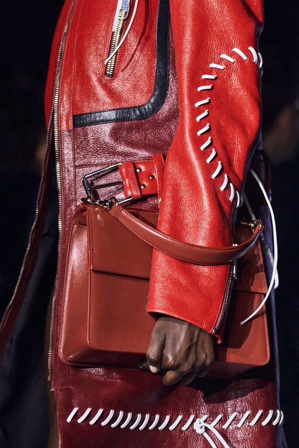 فكرة الاندماج تلهم Gabriela Hearst لمجموعة Chloe ربيع وصيف 2023