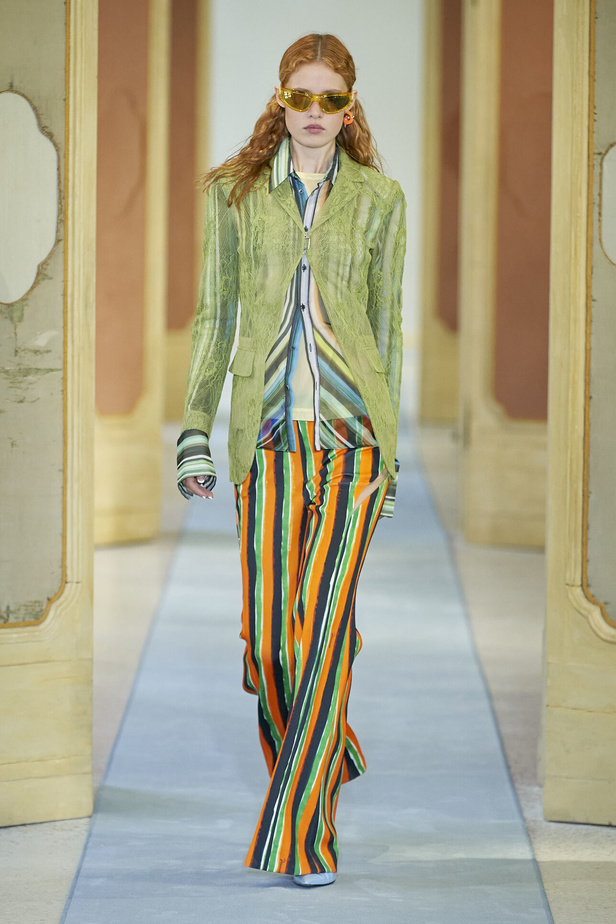 عرض أزياء DSquared2 لربيع وصيف 2023.. يحاكي المرأة العصرية