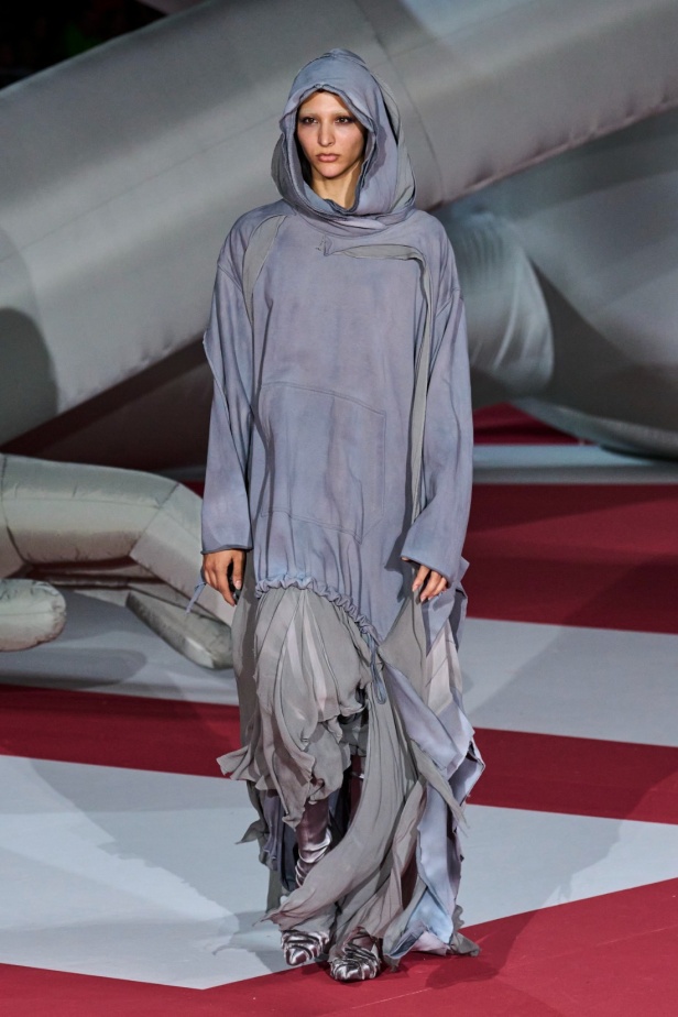 عرض Diesel لربيع 2023 يدخل موسوعة غينيس... والدنيم هو النجم