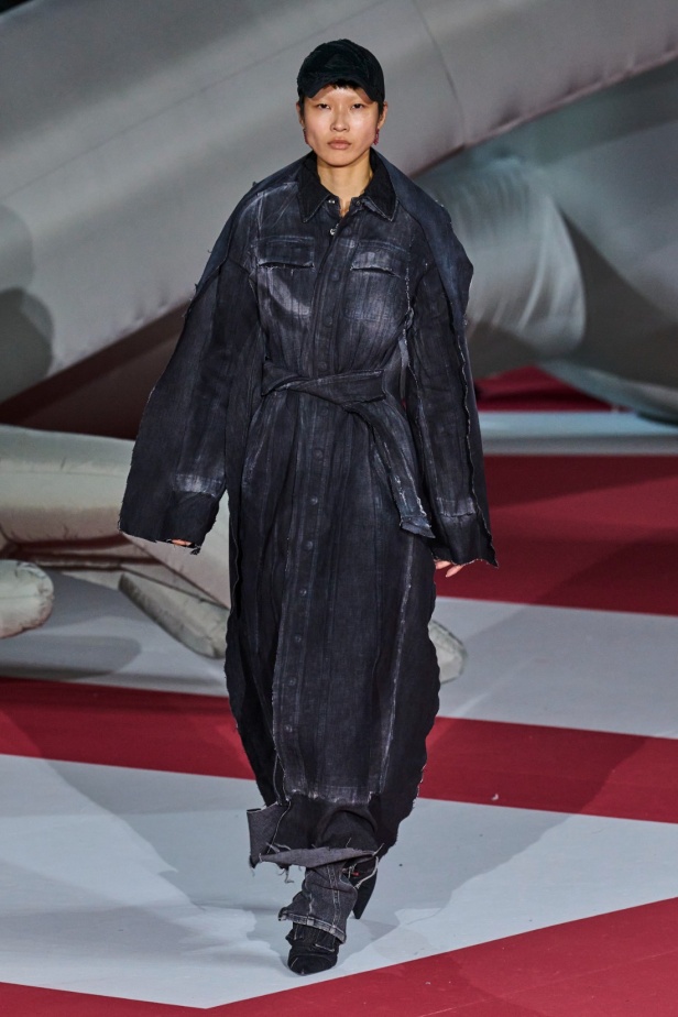 عرض Diesel لربيع 2023 يدخل موسوعة غينيس... والدنيم هو النجم