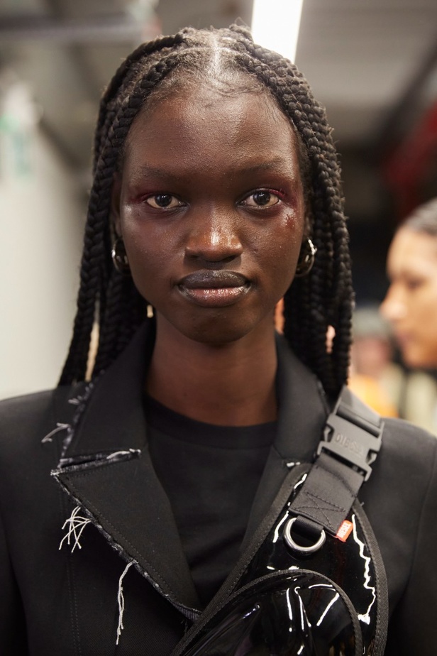 عرض Diesel لربيع 2023 يدخل موسوعة غينيس... والدنيم هو النجم