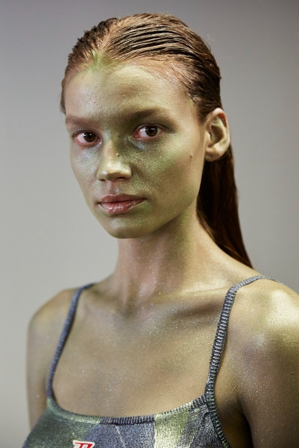 عرض Diesel لربيع 2023 يدخل موسوعة غينيس... والدنيم هو النجم