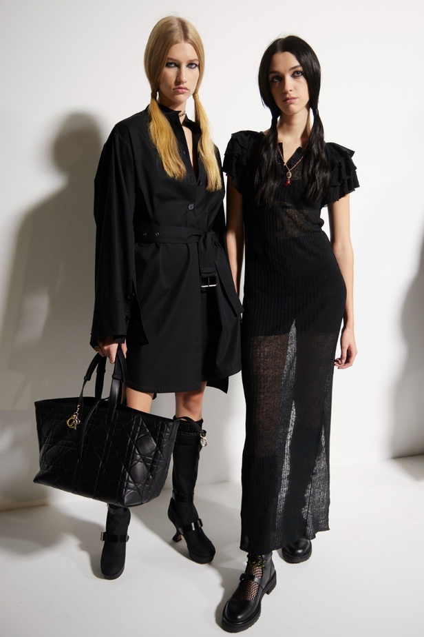 مجموعة Dior لربيع 2023: حوار بين الموضة والقوة