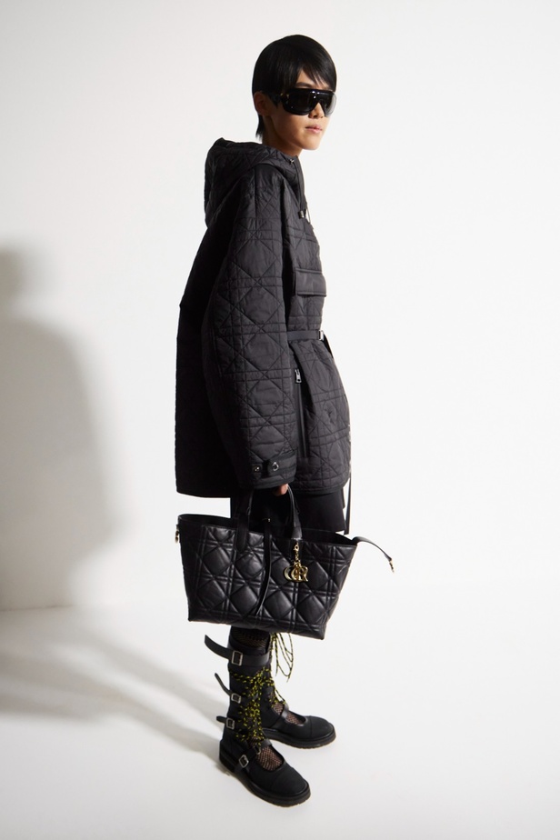 مجموعة Dior لربيع 2023: حوار بين الموضة والقوة