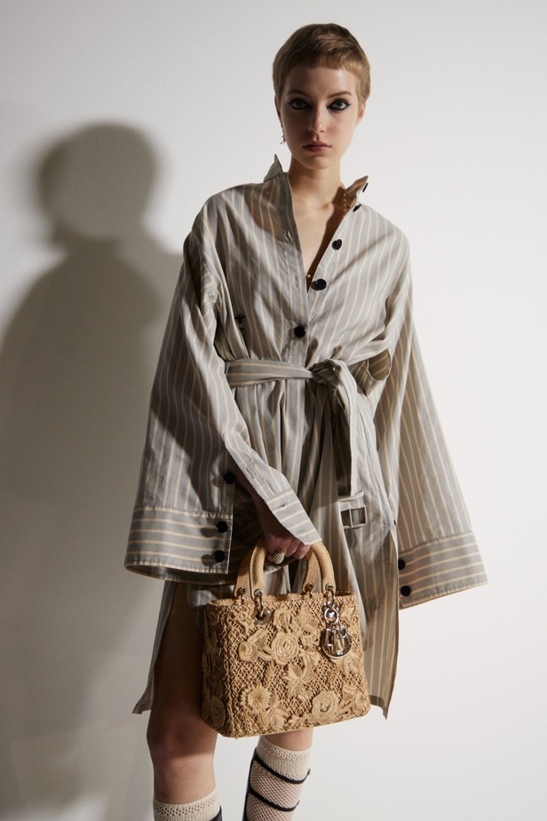 مجموعة Dior لربيع 2023: حوار بين الموضة والقوة