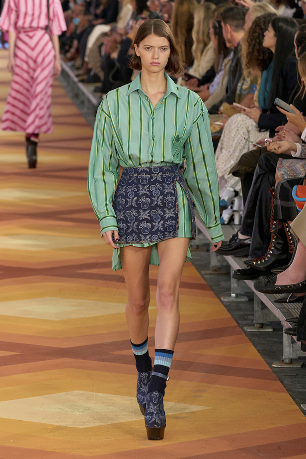 من مجموعة Etro لموسم ربيع وصيف 2023