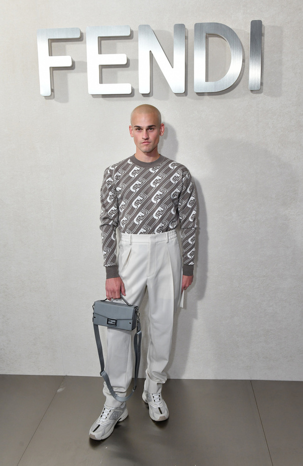 دار "فندي" تحتفل بحقيبة باغيت بجموعة كبسولية ساحرة في نيويورك