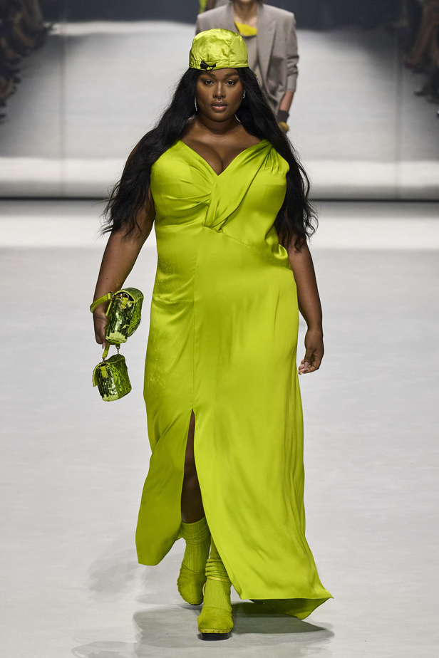 دار "فندي" تحتفل بحقيبة باغيت بجموعة كبسولية ساحرة في نيويورك