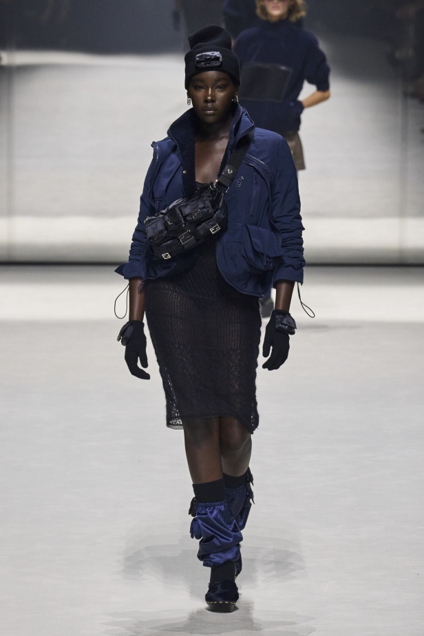 دار "فندي" تحتفل بحقيبة باغيت بجموعة كبسولية ساحرة في نيويورك