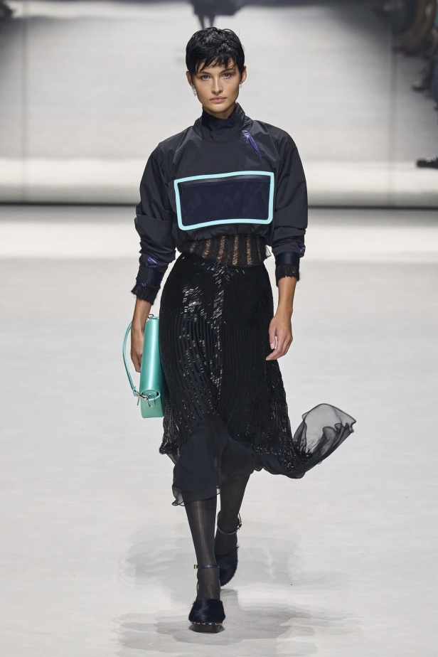 دار "فندي" تحتفل بحقيبة باغيت بجموعة كبسولية ساحرة في نيويورك