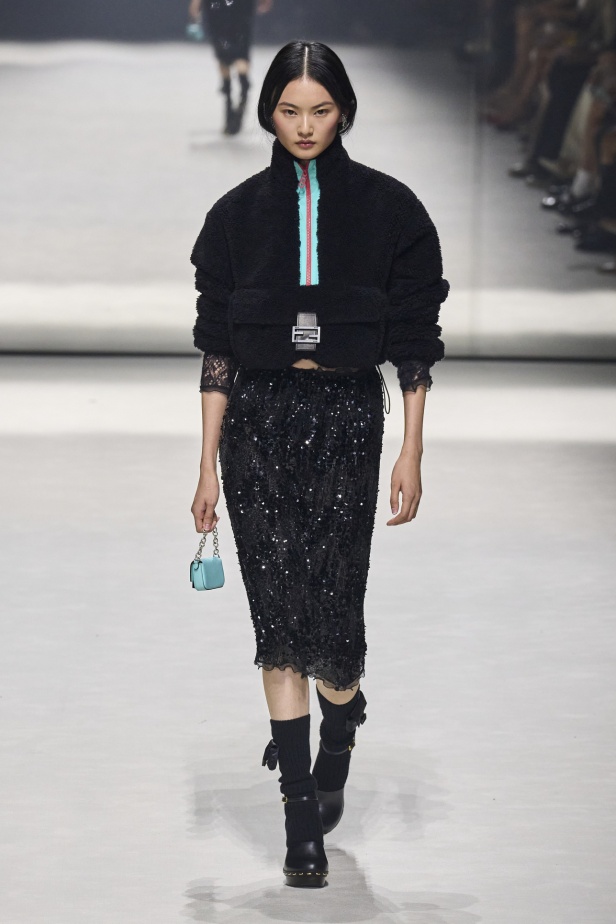 دار "فندي" تحتفل بحقيبة باغيت بجموعة كبسولية ساحرة في نيويورك