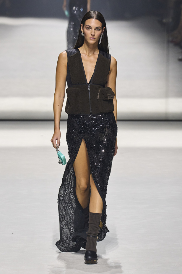 دار "فندي" تحتفل بحقيبة باغيت بجموعة كبسولية ساحرة في نيويورك