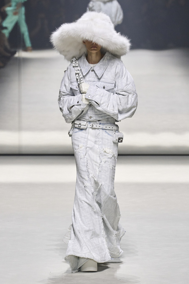 دار "فندي" تحتفل بحقيبة باغيت بجموعة كبسولية ساحرة في نيويورك