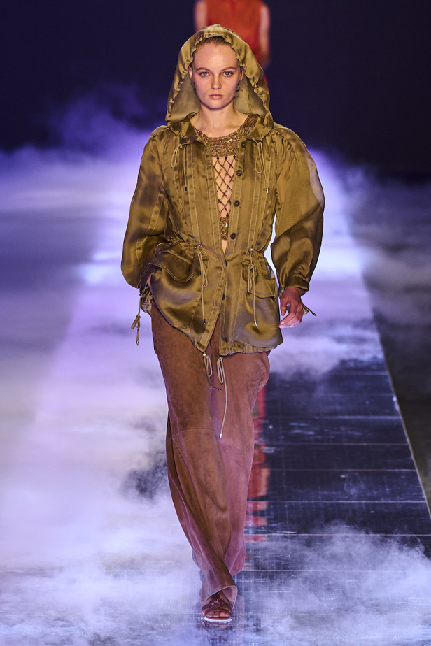 من مجموعة ألبيرتا فيريتي لموسم ربيع وصيف 2023