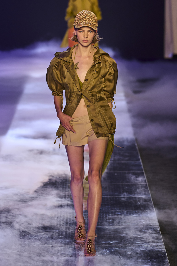 من مجموعة ألبيرتا فيريتي لموسم ربيع وصيف 2023