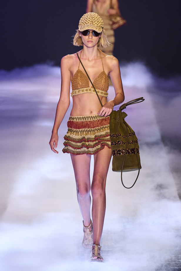 من مجموعة ألبيرتا فيريتي لموسم ربيع وصيف 2023