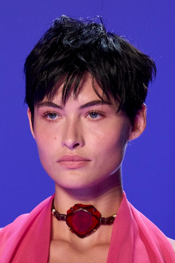 مجموعة ألبيرتا فيريتي لموسم ربيع وصيف 2023