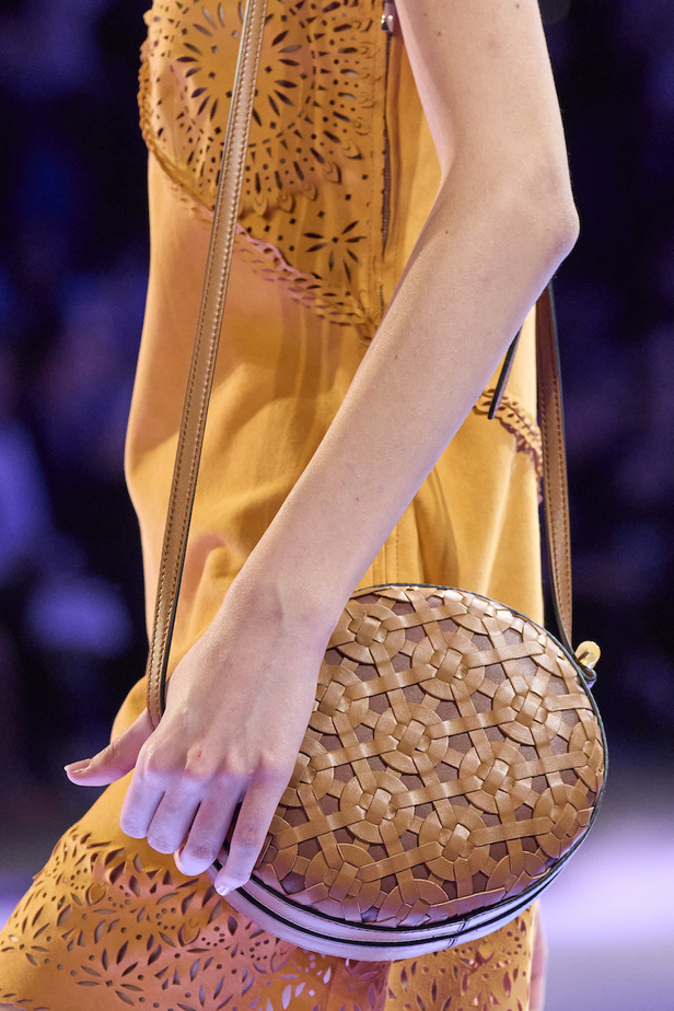 مجموعة ألبيرتا فيريتي لموسم ربيع وصيف 2023