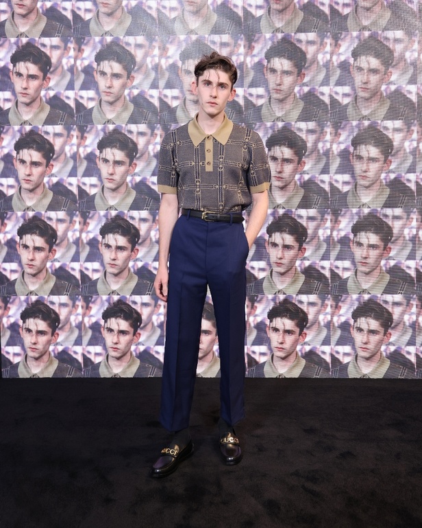 مجموعة Gucci تنقلنا إلى عالم Twinsburg: توأمة في الأناقة والعصرية 