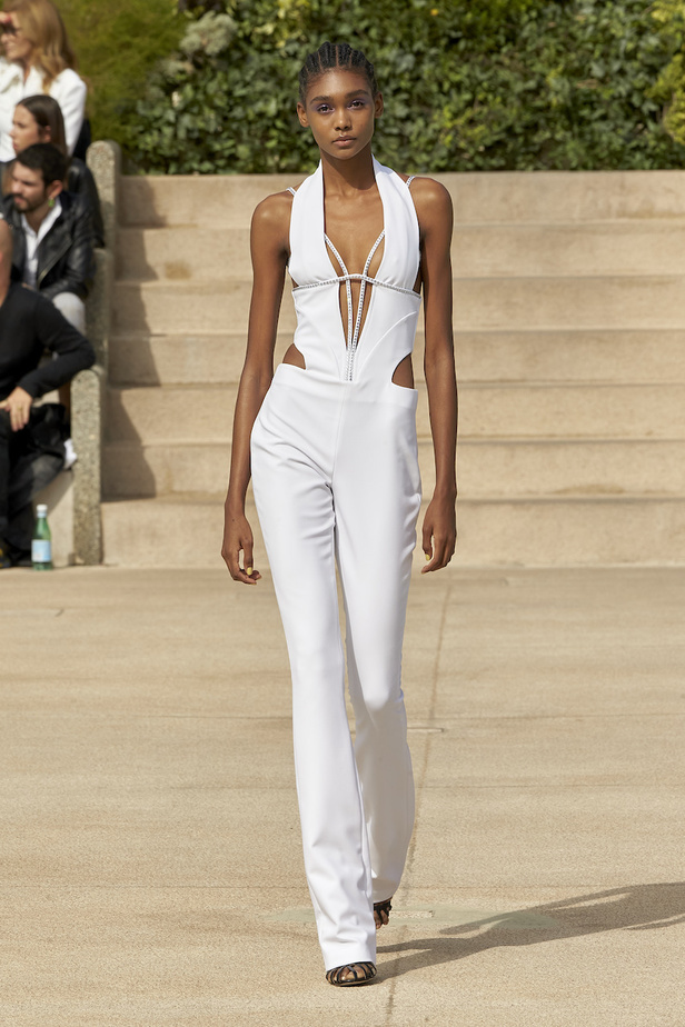 مجموعة Genny لموسم ربيع وصيف 2023