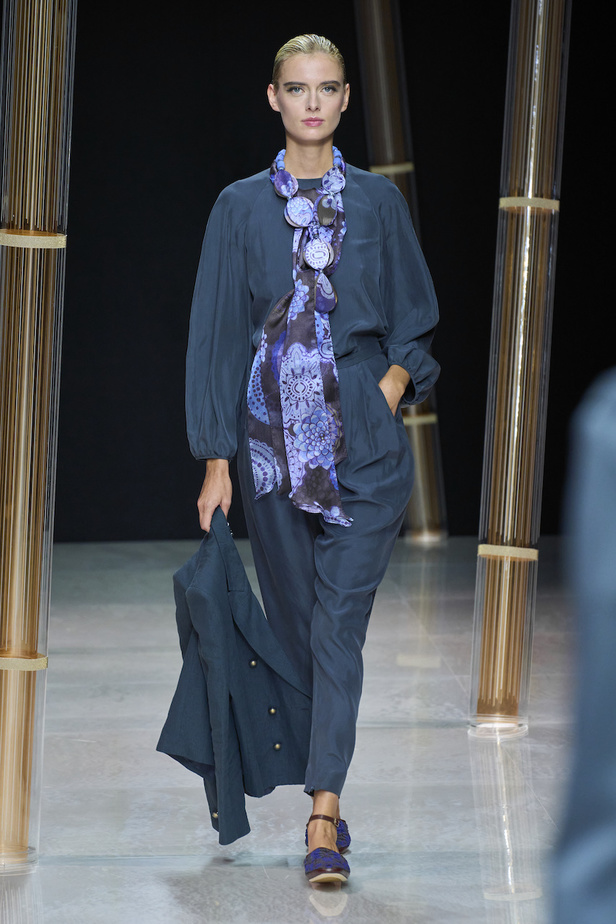 من مجموعة جيورجيو ارماني لموسم ربيع وصيف 2023