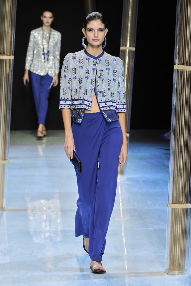 من مجموعة جيورجيو ارماني لموسم ربيع وصيف 2023