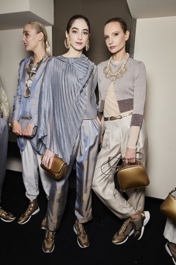 مجموعة جيورجيو ارماني لموسم ربيع وصيف 2023